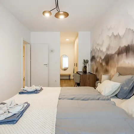 Sleek Premium With Parking