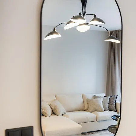 Sleek Premium With Parking Apartament